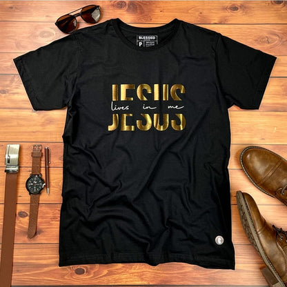 Camiseta Masculina  "Lives in me Jesus"